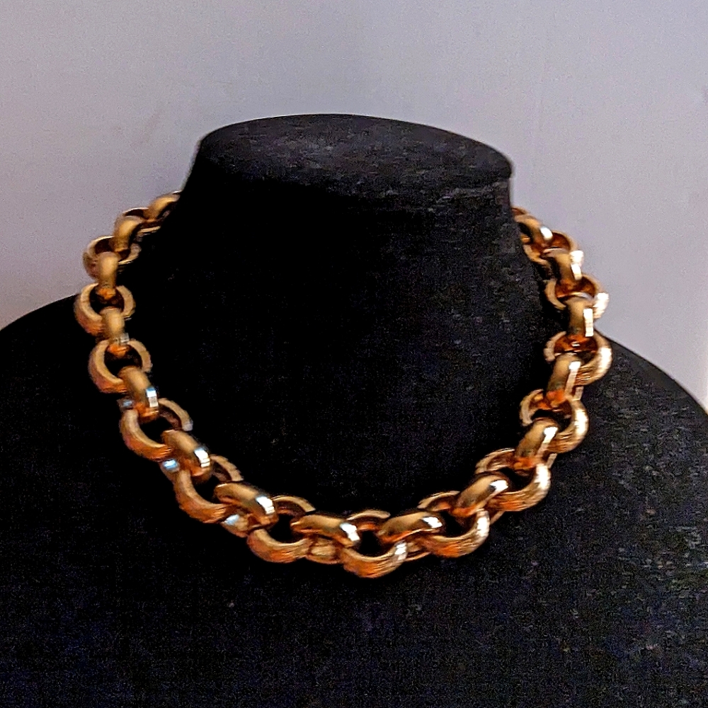 Banana Republic Chunky Chain Necklace